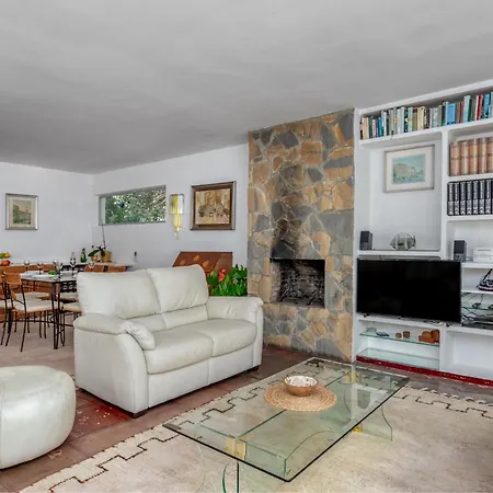 Alcornoque By Interhome *